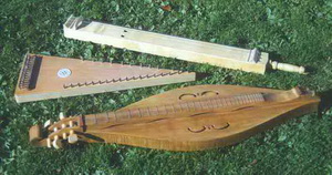 Dulcimer, Streichpsalter, Saitentambourin